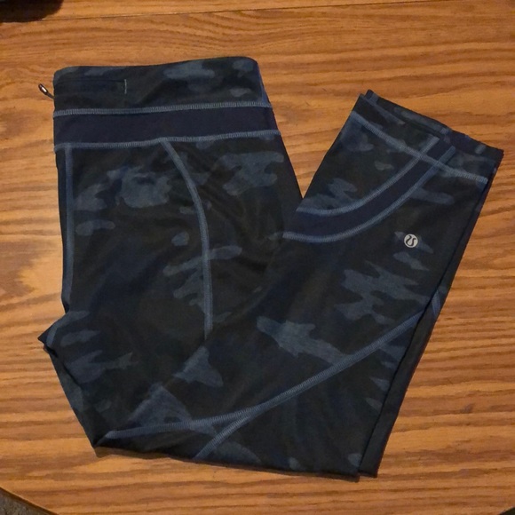 ! Brand new Lululemon Leggings ! - Picture 1 of 4